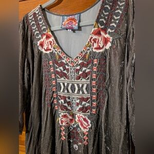 ✨Johnny Was✨ Issoria Silk Velvet Bohemian Embroidered V-Neck Blouse Size S
